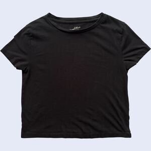 Universal Thread Black Crewneck T-Shirt Women’s Small Basic Short Sleeve